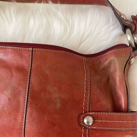 Fossil leather distressed red Medium bucket style shoulder bag stitching accent - Picture 13 of 14